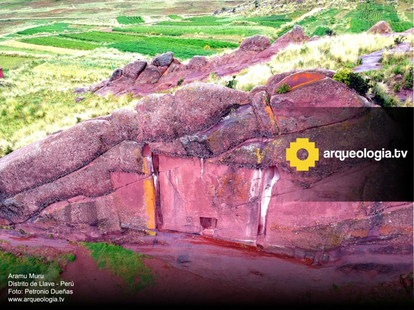 Portal de Aramu Muru - Perú - www.arqueologia.tv