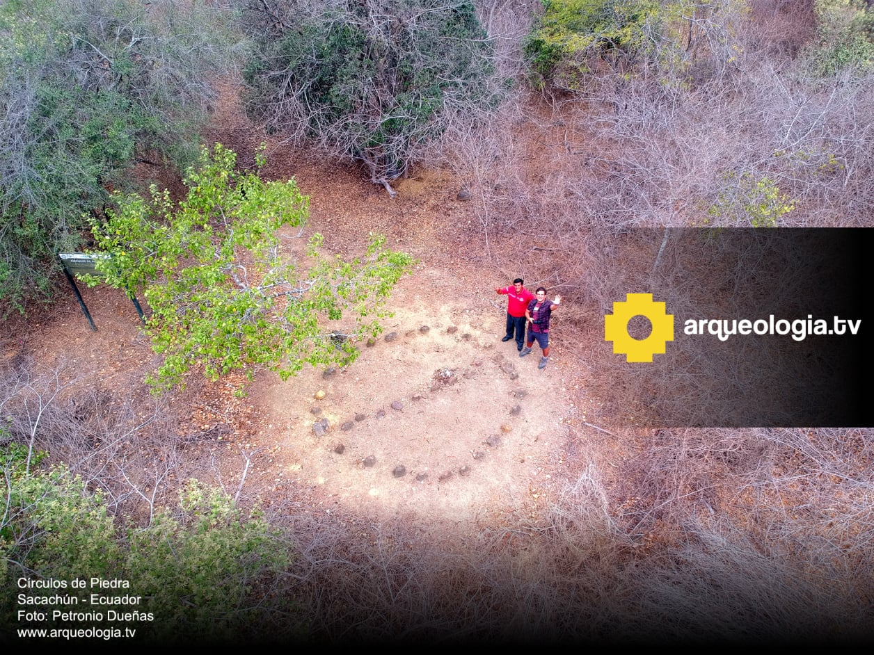 Círculos de piedra de Sacachún - Ecuador - www.arqueologia.tv