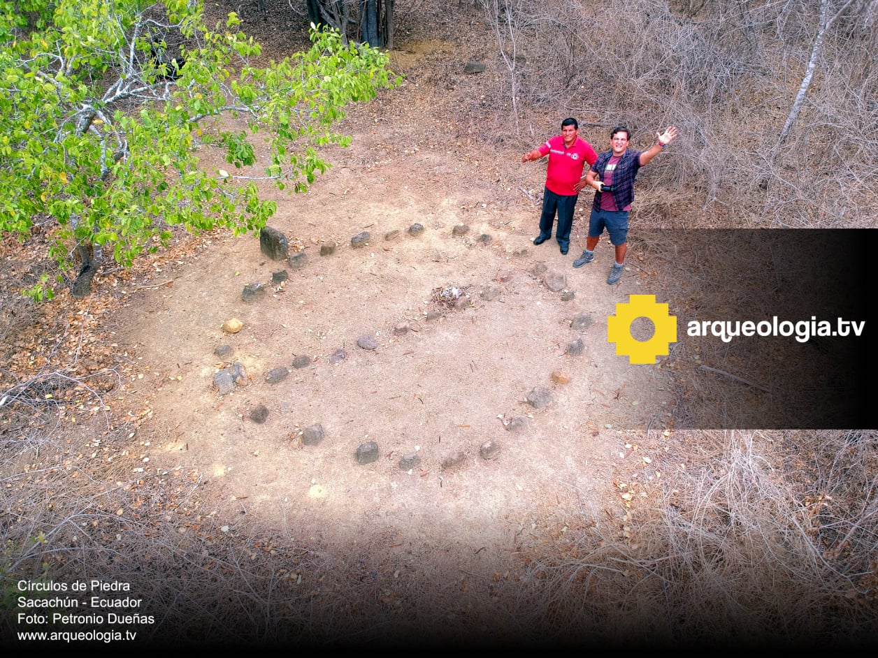 Círculos de piedra de Sacachún - Ecuador - www.arqueologia.tv